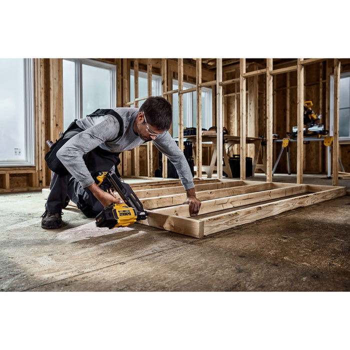 DeWalt DCN930P1 20V MAX Cordless Framing Nailer Kit - Image 4