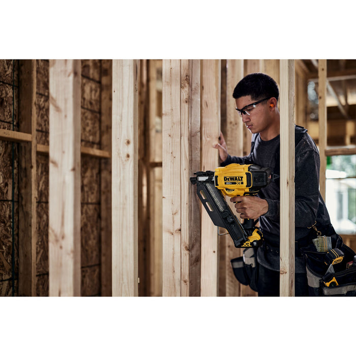 DeWalt DCN930P1 20V MAX Cordless Framing Nailer Kit - Image 5